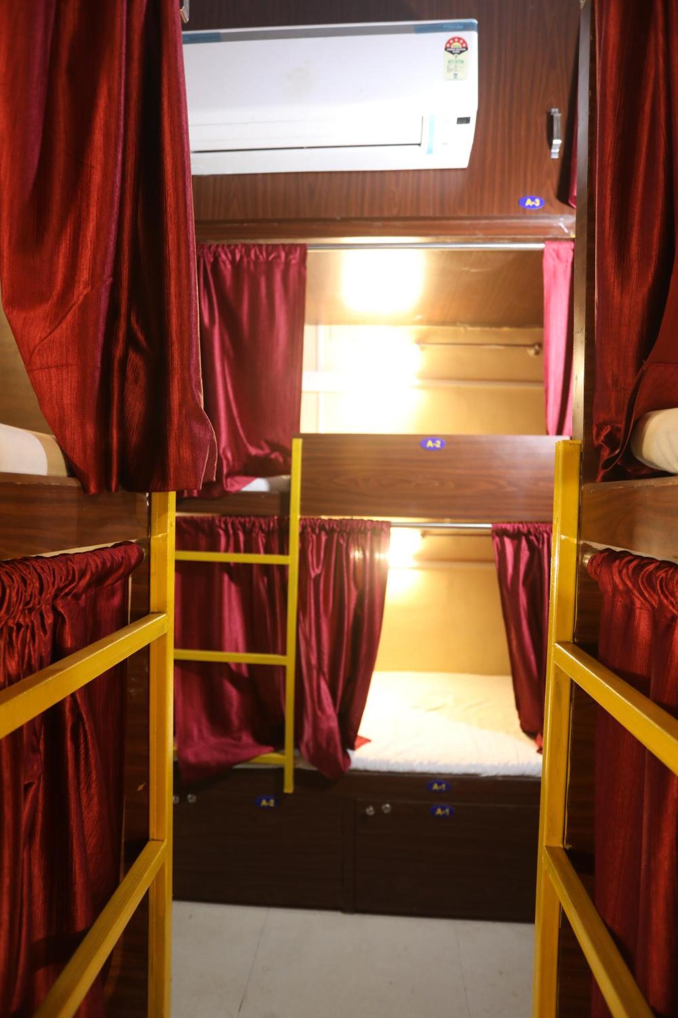 Hostel Mango Goregaon & Pg Mumbai (Bombay)