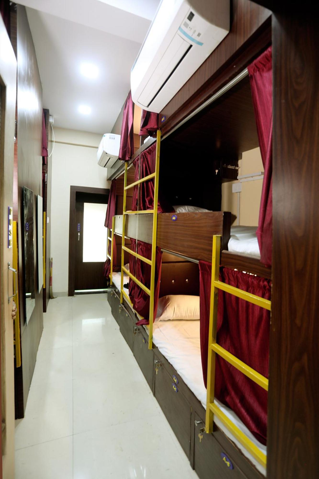 Hostel Mango Goregaon & Pg Mumbai (Bombay)