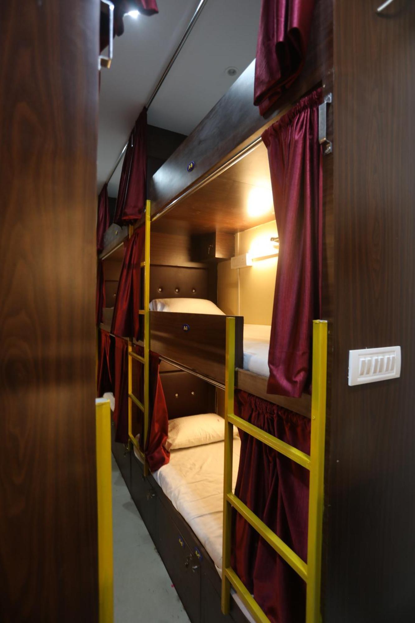Hostel Mango Goregaon & Pg Mumbai (Bombay)