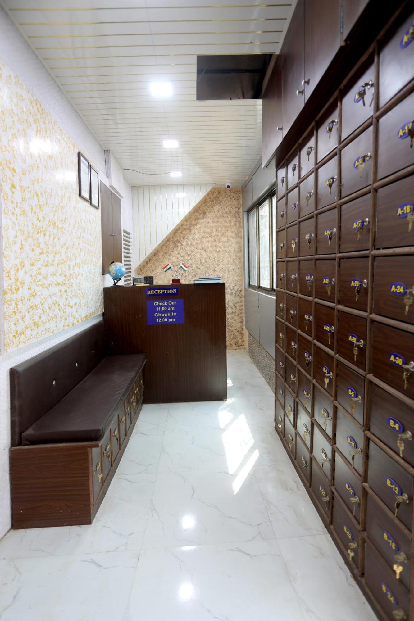 Hostel Mango Goregaon & Pg Mumbai (Bombay)